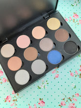 12 Colour Eye Shadow Palette - The Classics - Sparkle and Comfort